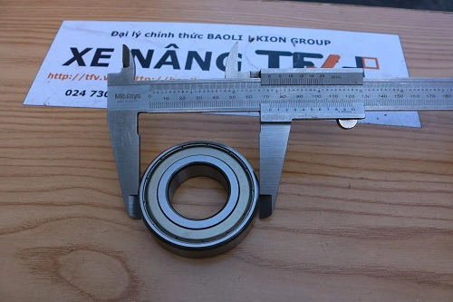 Vòng bi xe nâng kích thước 72*35*17 mã 6207 hiệu koyo hàng mới 100%. Mã P.00259